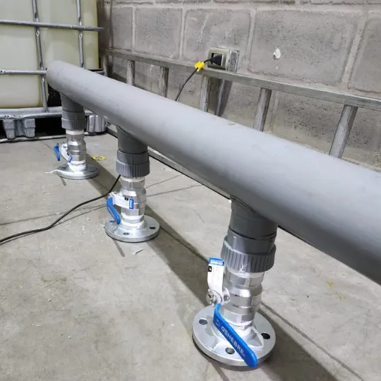 ¿Cuándo se debe realizar el cambio del manifold en una sala de bombas? 4