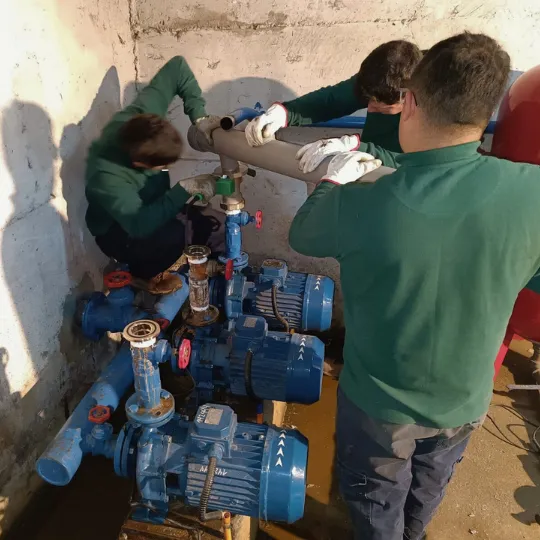 ¿Cuándo se debe realizar el cambio del manifold en una sala de bombas? 5