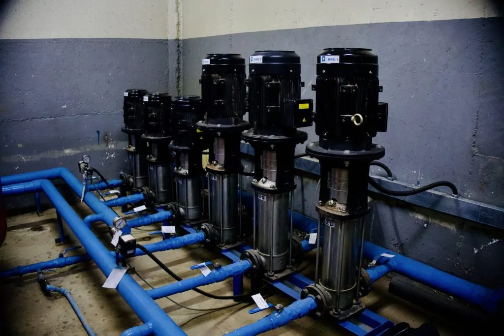(sala de bombas de agua)